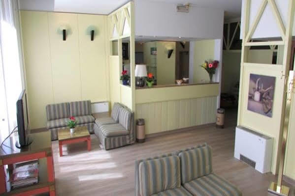 Hotel Johnny Milão Exterior foto